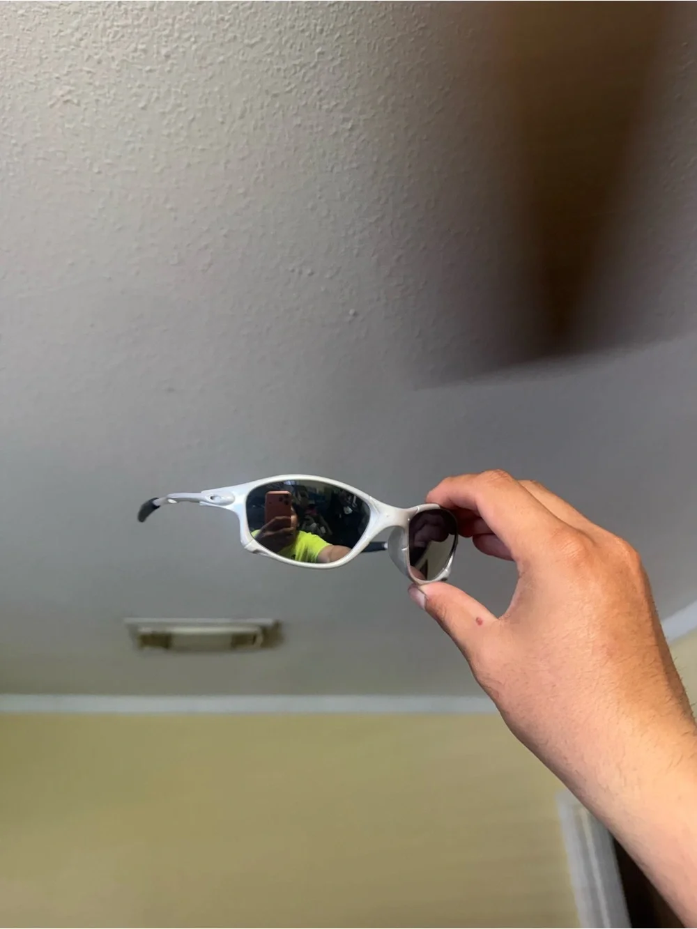 Silver Sports Sunglasses with Mirrored Lenses - Lightweight Design Oakley